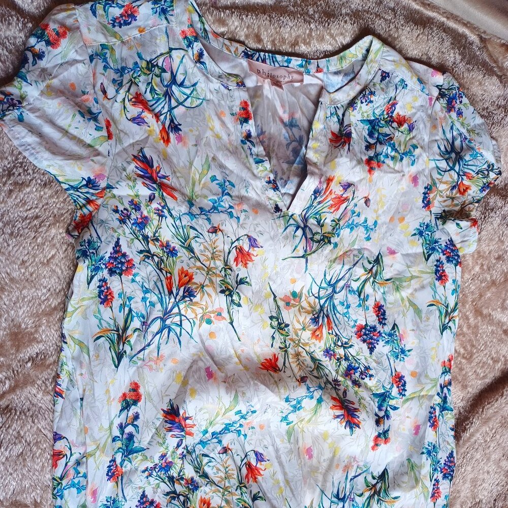 Philosophy floral v-neck blouse with elastic hem SZ S